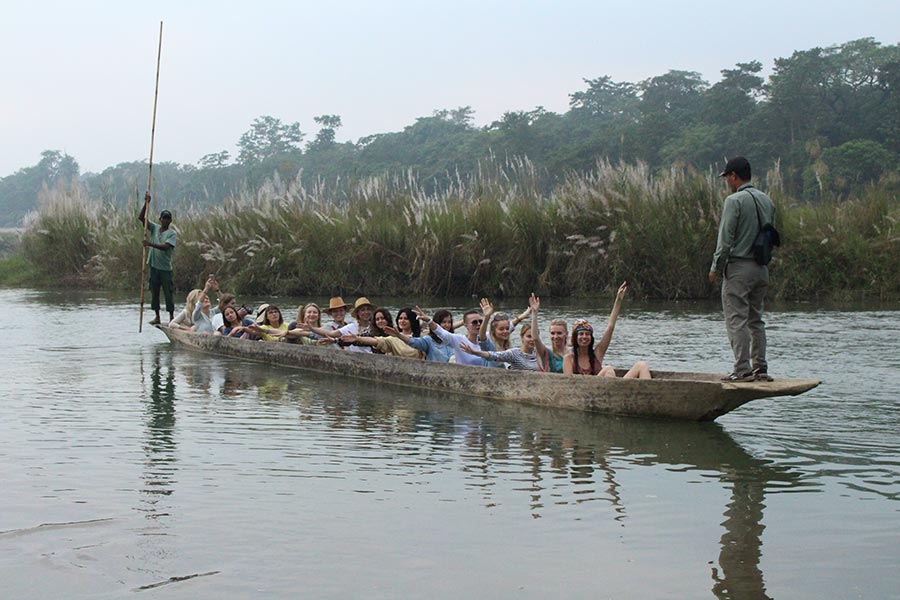 canoe-ride-rapti-river